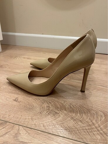 37 Beden ten rengi Renk Nude Stiletto