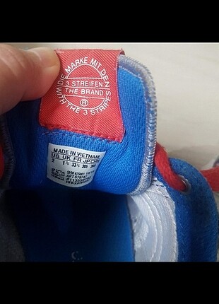 Adidas Erkek yada kız çocuk uyumlu,33.5 numara,kusursuz spor ayakkabı A
