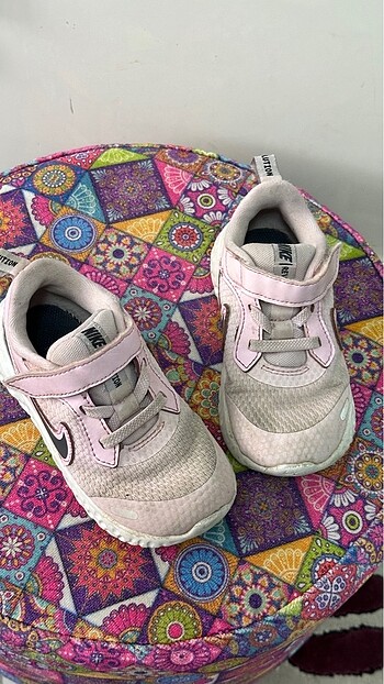 25 Beden Nike Spor Ayakkabı
