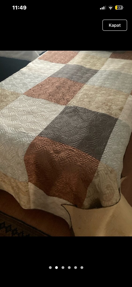 Kahverengi ve Gri Desenli Yatak Örtüsü - Görsel 2