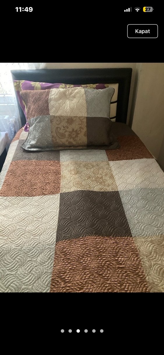 Kahverengi ve Gri Desenli Yatak Örtüsü - Görsel 3