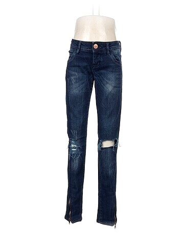 Bershka Skinny %70 İndirimli.