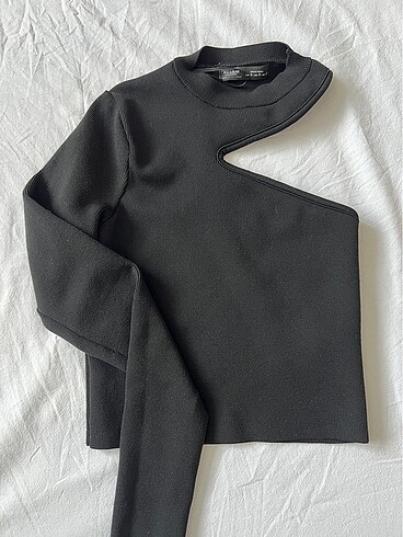 Pull n bear tek kol siyah bluz
