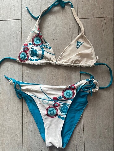 Adidas çift taraflı bikini takımı