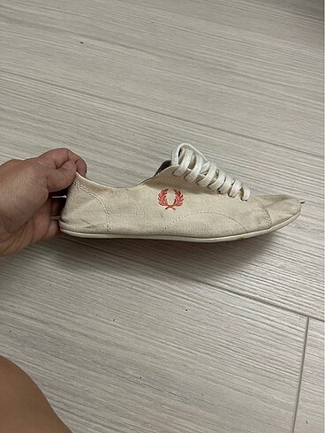 Fred Perry sneaker 36 numara ama kalıp dar