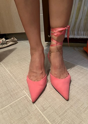 38 Beden pembe Renk Zara kadın ayakkabı pembe yazlık ayakkabı topuklu pembe kurdele