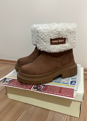37 Beden Tonny Black Kürklü Süet Kadın Bot