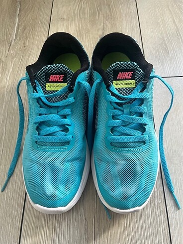 Nike Yürüyüş Ayakkabı