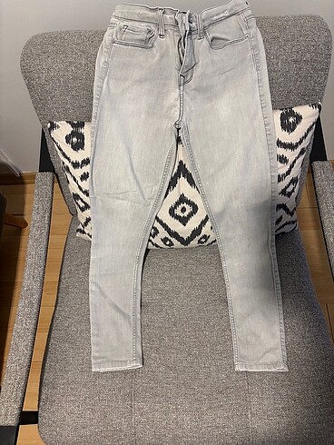 Ltb marka jean. Açık gri renk. 25 beden.
