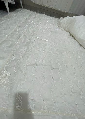 İşlemeli yatak örtüsü - Görsel 8