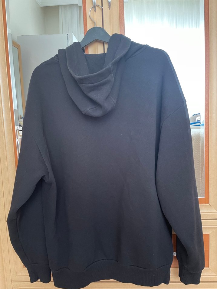 Erkek Siyah Kapüşonlu Sweatshirt - Görsel 2