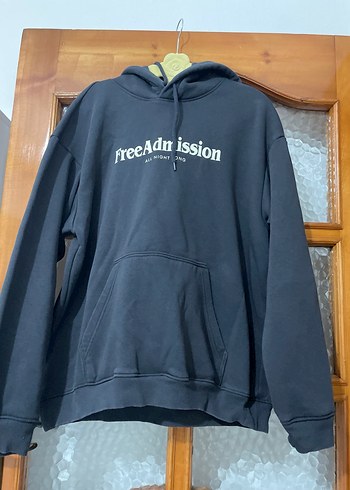 Siyah Kapüşonlu Baskılı Sweatshirt - Görsel 4