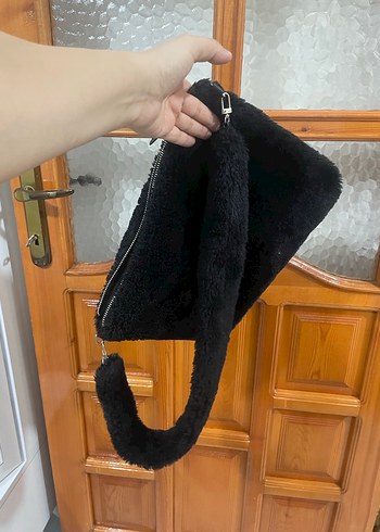 Siyah Kadın Peluş Omuz Çantası - Görsel 2