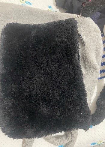 Siyah Kadın Peluş Omuz Çantası - Görsel 13