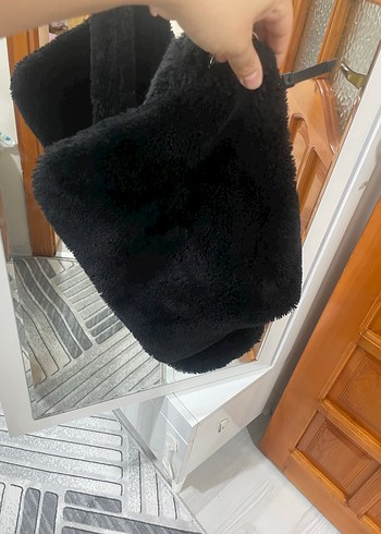 Siyah Kadın Peluş Omuz Çantası - Görsel 5