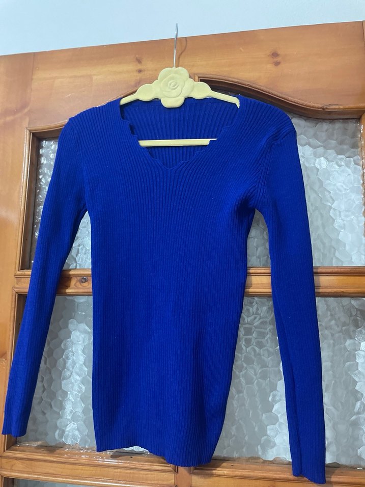 Mavi V Yakalı Triko Kadın Kazak - Görsel 5