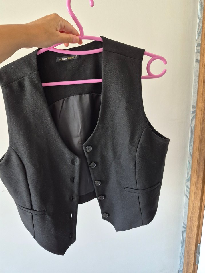 Düğmeli Siyah Kadın Yelek - Görsel 2