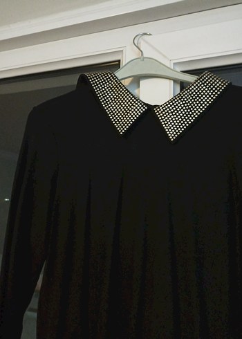 Parlak Siyah Gotik Yakalı Kadın Gömlek - Görsel 4