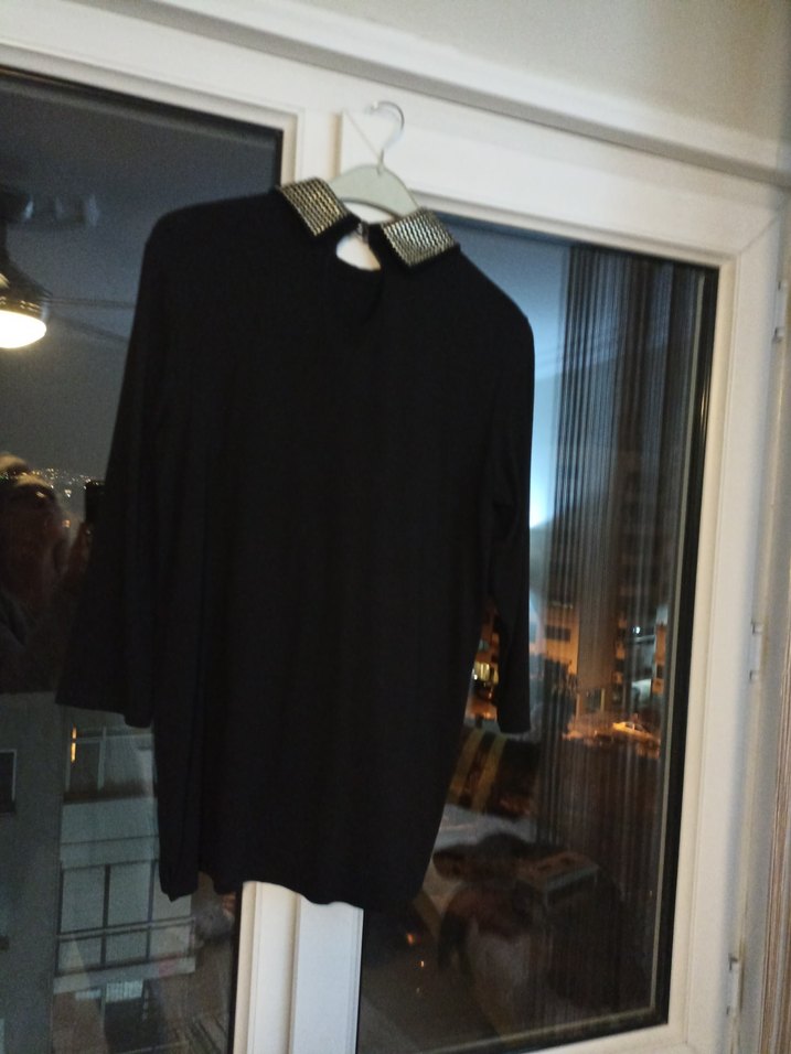 Parlak Siyah Gotik Yakalı Kadın Gömlek - Görsel 2