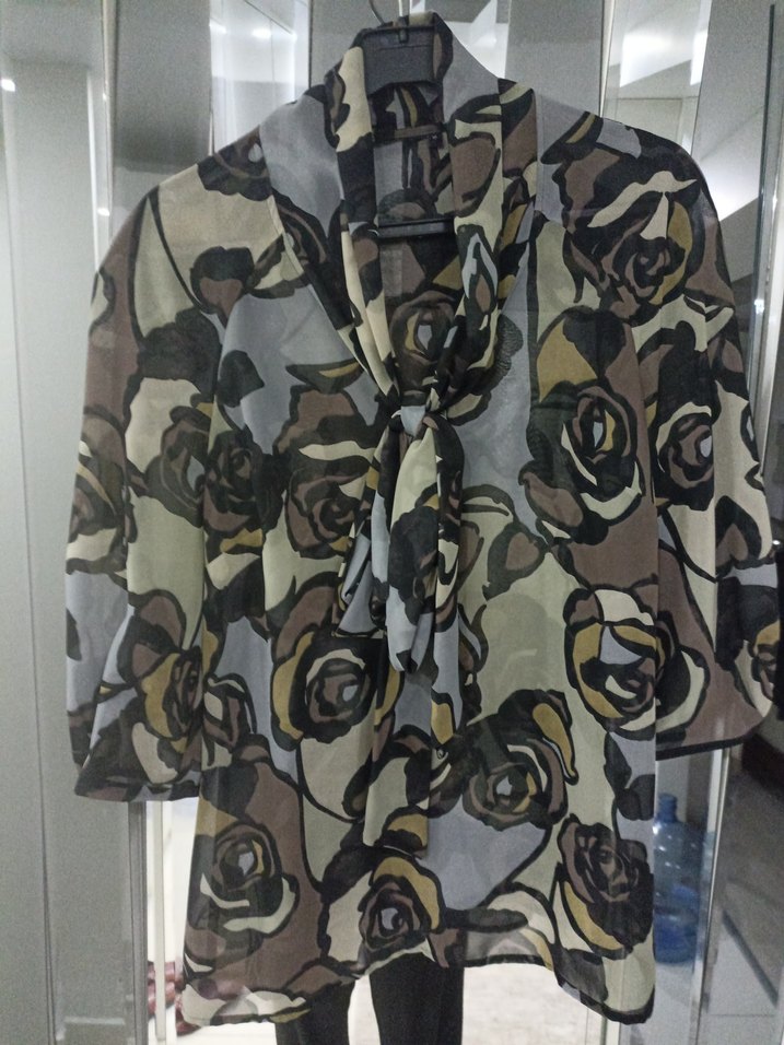 gravat yaka desenli buluz - Görsel 3