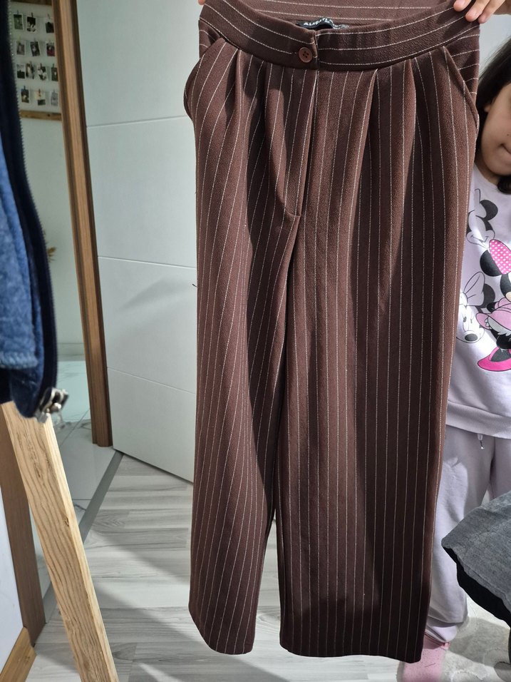 Kahverengi Çizgili Pilili Kadın Kumaş Pantolon - Görsel 2