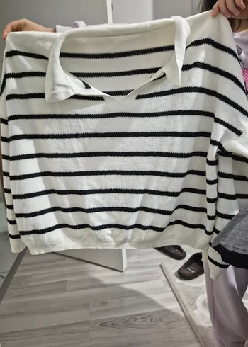 V Yaka Beyaz Çizgili Örgü Kadın Kazak - Görsel 4