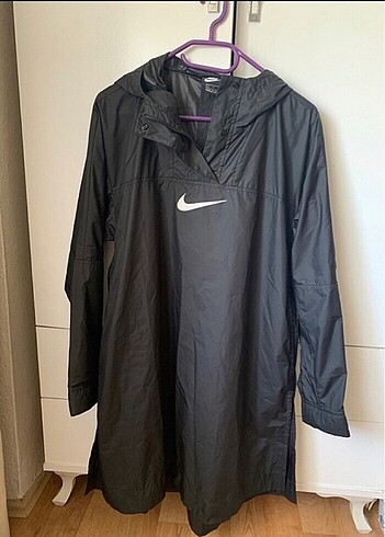 Nike yağmurluk