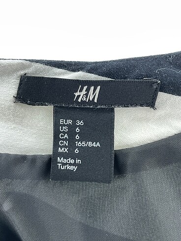 36 Beden siyah Renk H&M Kısa Elbise %70 İndirimli.