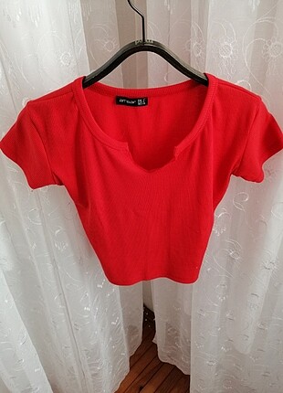 Kırmızı Kısa Dar Kesim Crop Tişört / Mini Üst 