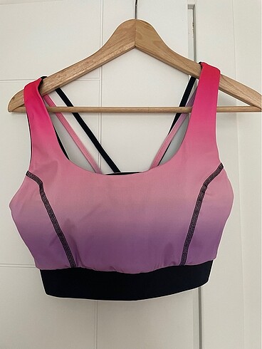 Dagi spor sutyeni