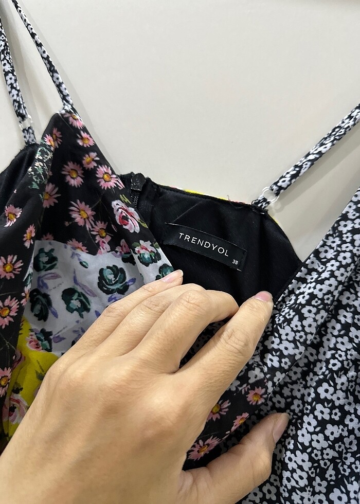 Trendyol pencere detaylı elbise - Görsel 4