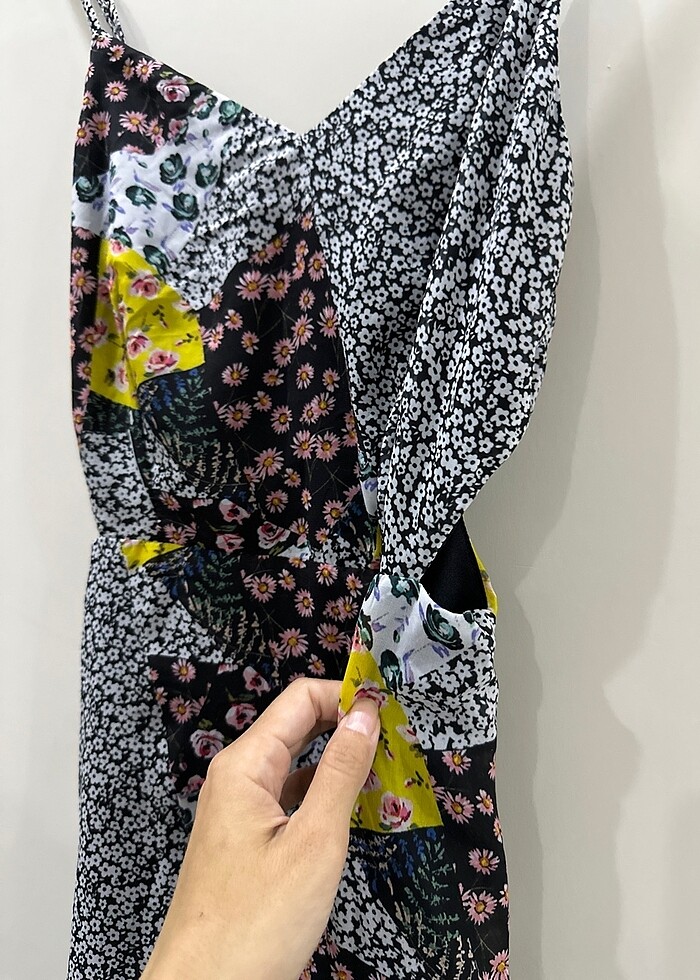 Trendyol pencere detaylı elbise - Görsel 3