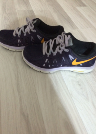 Mor Nike ayakkabı