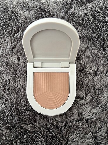 Stellary Kontür Paleti Ve Avon Dudak Yağı