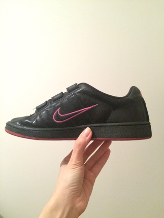 Nike siyah cırt cırtlı spor ayakkabı