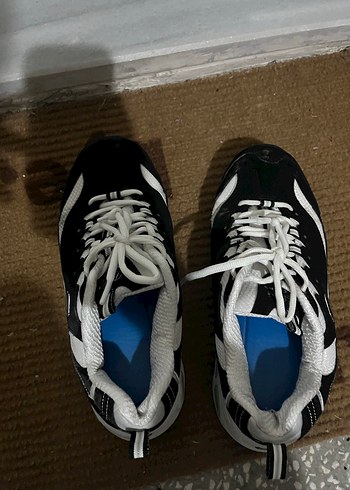 39 Beden Siyah Beyaz Kadın Spor Ayakkabı
