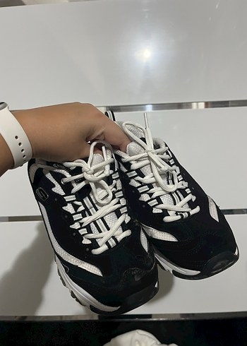 Skechers Siyah Beyaz Kadın Spor Ayakkabı