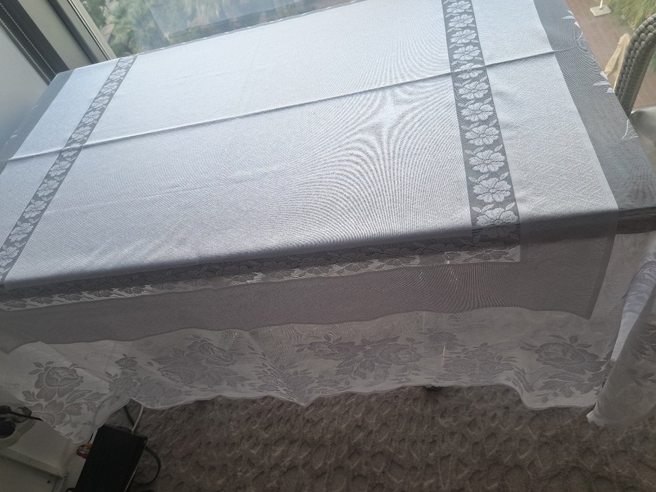 Beyaz Masa Örtüsü - Görsel 2