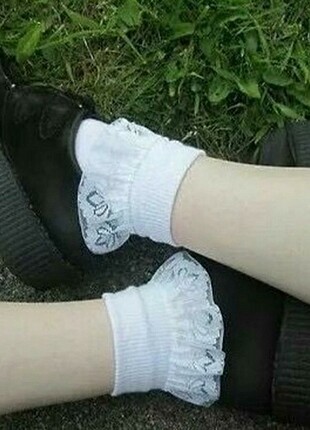 s Beden Fırfırlı Beyaz Lolita Çorap