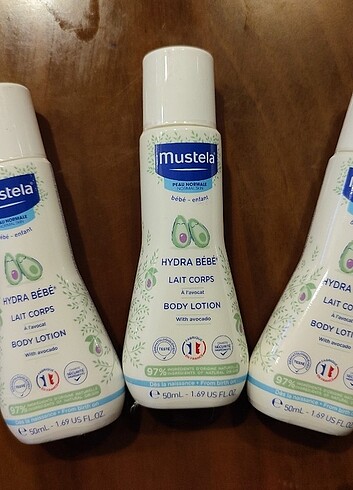 Mustela avakado yeni doğan