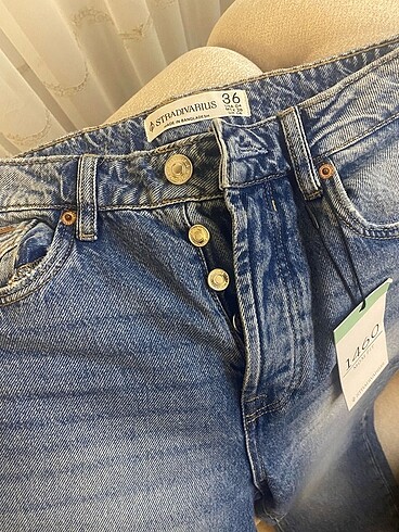 36 Beden mavi Renk Stradivarius Mom Jean
