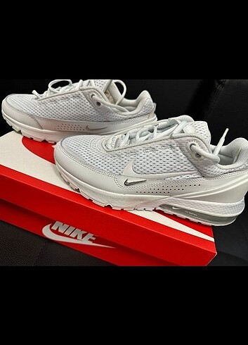 37,5 Beden Nike ayakkabi