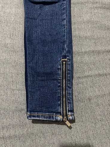 Mango işlemeli jean - Görsel 7