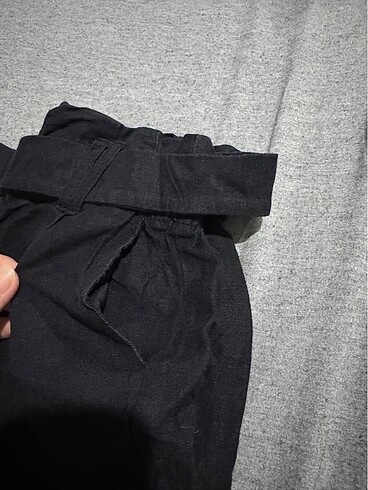 Bershka siyah kemerli şort - Görsel 6