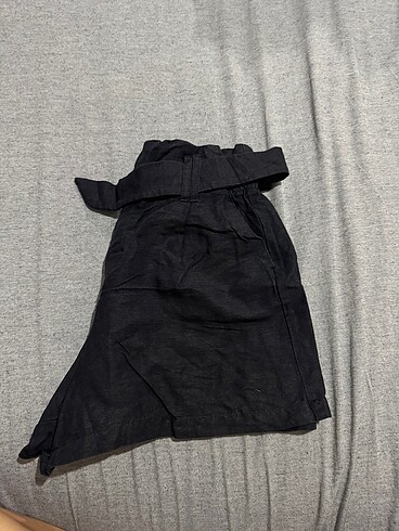 Bershka siyah kemerli şort - Görsel 5