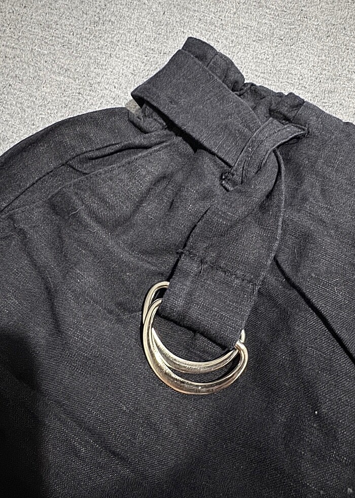 Bershka siyah kemerli şort - Görsel 2