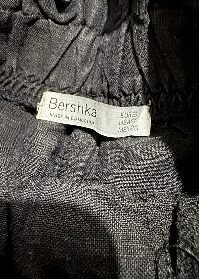 Bershka siyah kemerli şort - Görsel 3