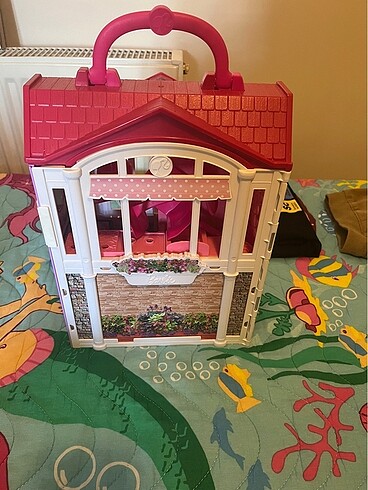 Beden Renk Taşınabilir barbie evi ve gardolap