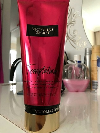Victoria's Secret vücut kremi