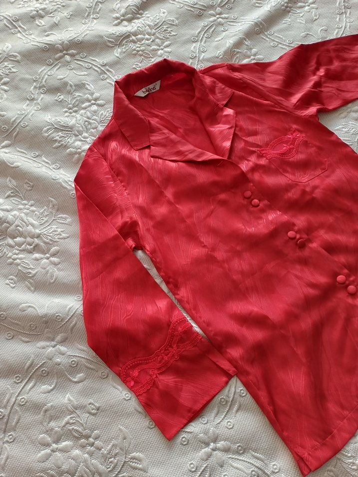 uzun Kollu Parlak Kırmızı Vintage Kadın Pijama Üstü - Görsel 2